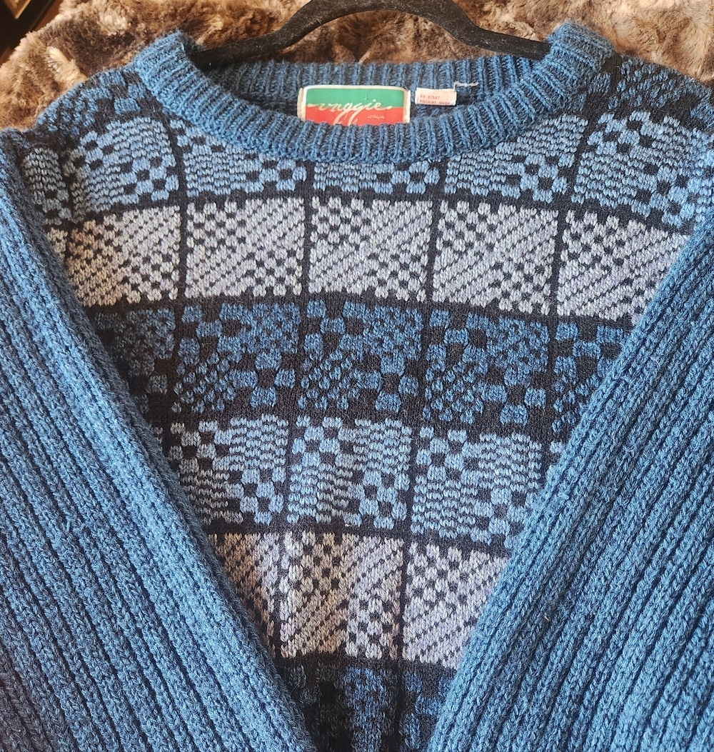 Vintage Vibrant Blue Italian Sweater Size M Unique Pattern - Picture 7 of 9
